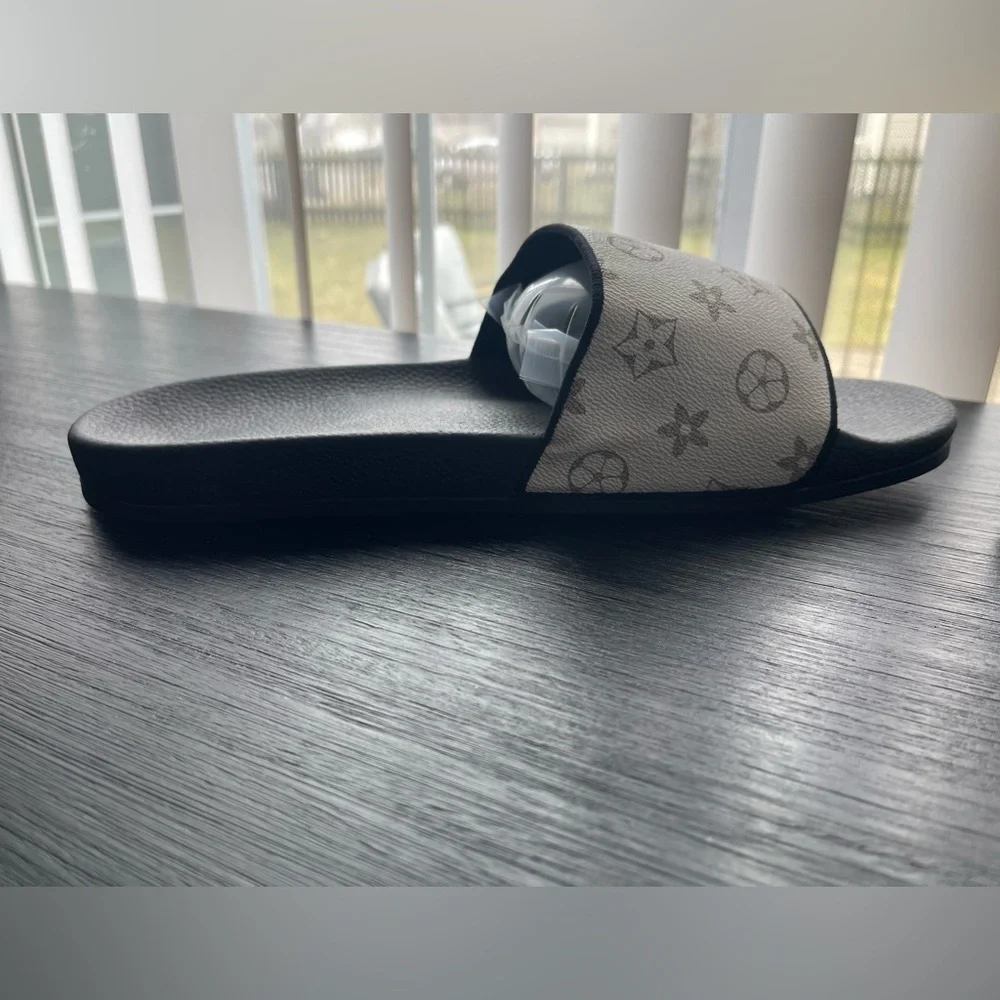 Classic Black and Gray monogram Slide Sandals size 45 EU